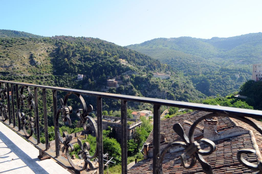 La Dimora Del Ghibellino Villa Tivoli Rum bild